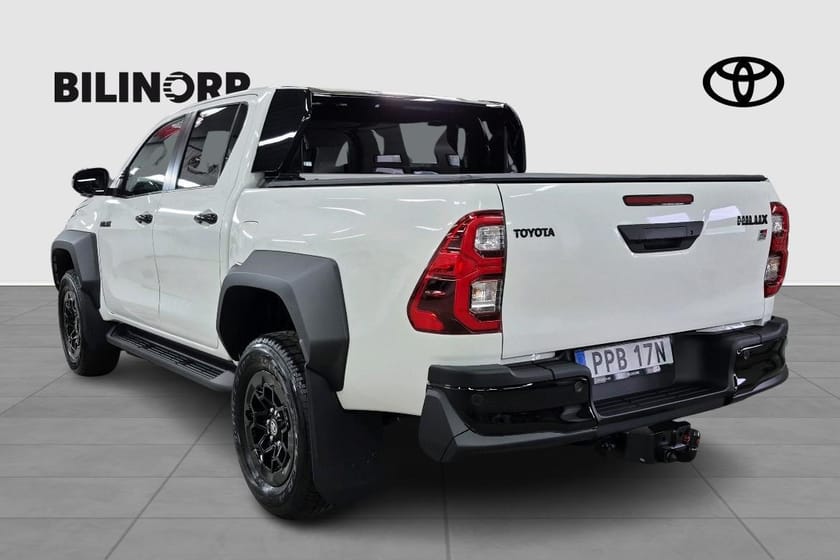 Bild 2 av Toyota Hilux Dubbelhytt D-CAB 2,8 D-4D AUT6 4WD GR SPORT II - Leverans Maj