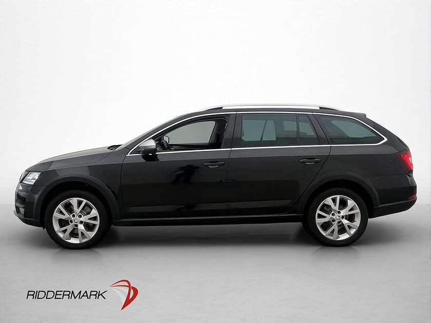 Bild 4 av Škoda Octavia Scout Skoda 2.0 TDI 4x4 Premium Drag CANTON Cockpit