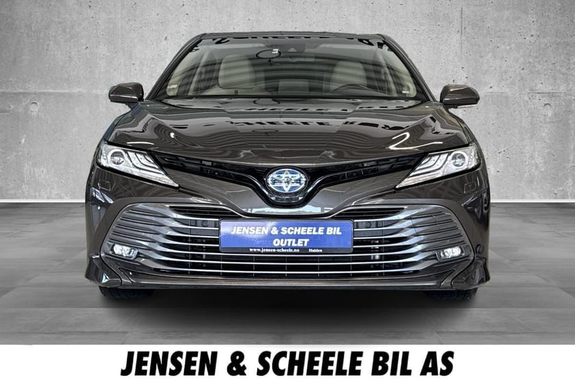 Bilde 3 av Toyota Camry Hybrid Hybrid. 2,5l-218hk. Defa m-varmer, HUD, Skinn, JBL.