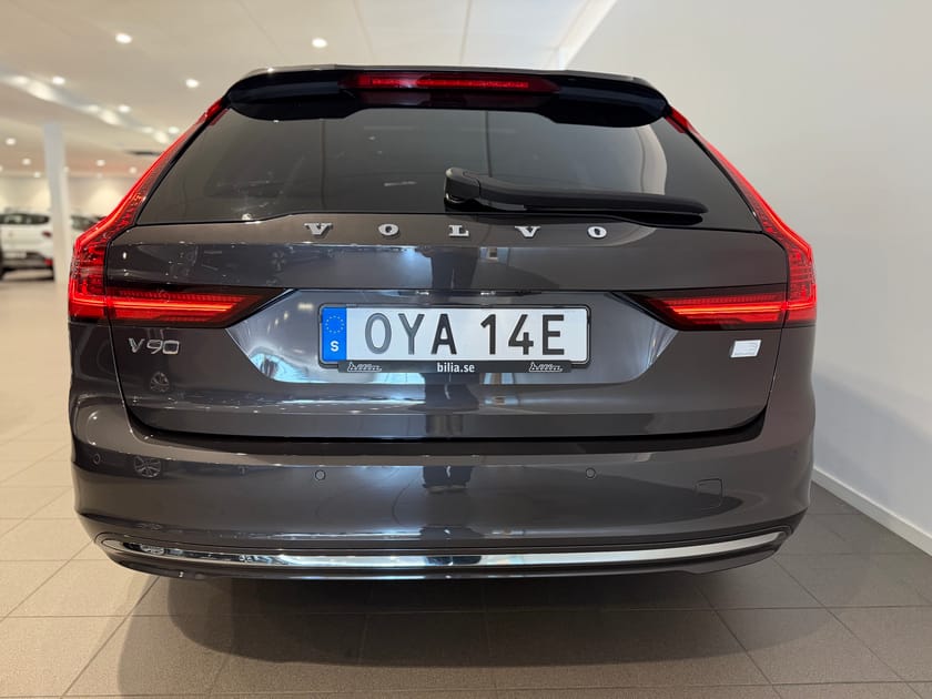 Bild 5 av Volvo V90 Recharge T6 Inscription / Navigation / Panoramaglas tak / 10 000kr tillbehör / dragkrok /Minnesstol /
