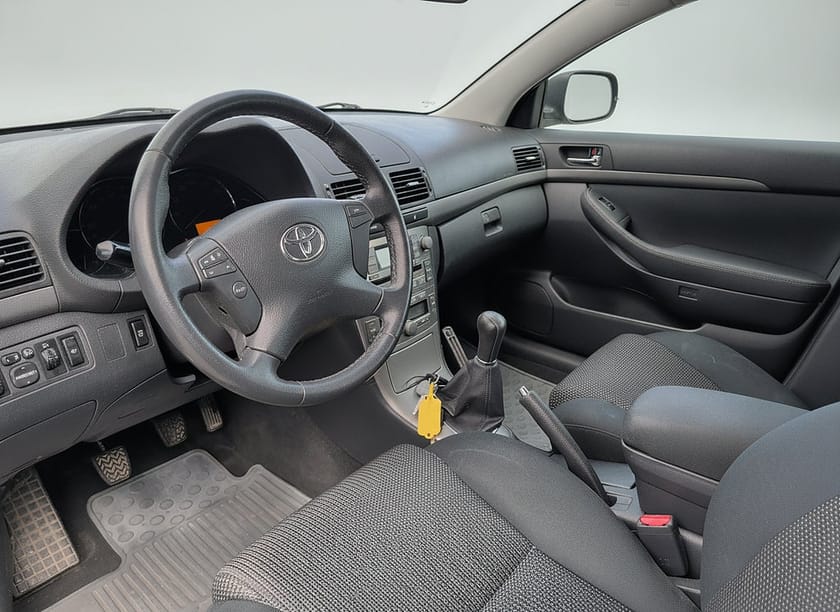 Bild 2 av Toyota Avensis Kombi 2.0 VVT-i