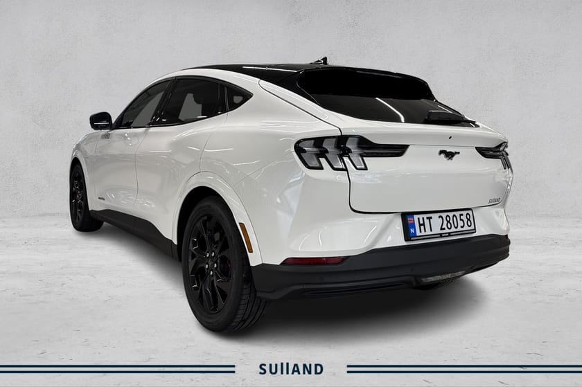 Bilde 2 av Ford Mustang Mach-E Long Range AWD Varmepumpe//Glasstak//Bluecruise//Hengerfeste