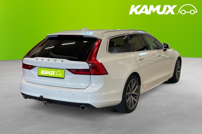 Bild 4 av Volvo V90 D3 AWD Momentum B-Kam Drag D-Värm Navi VoC