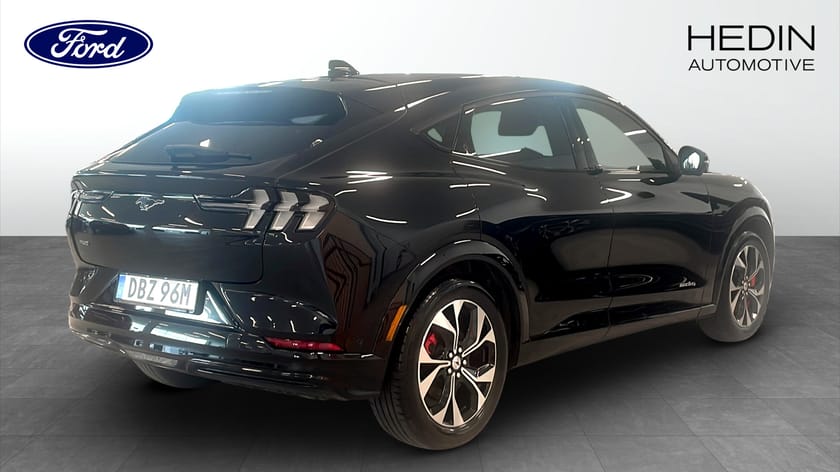 Bild 2 av Ford Mustang Mach-E Standard Range AWD 269hk