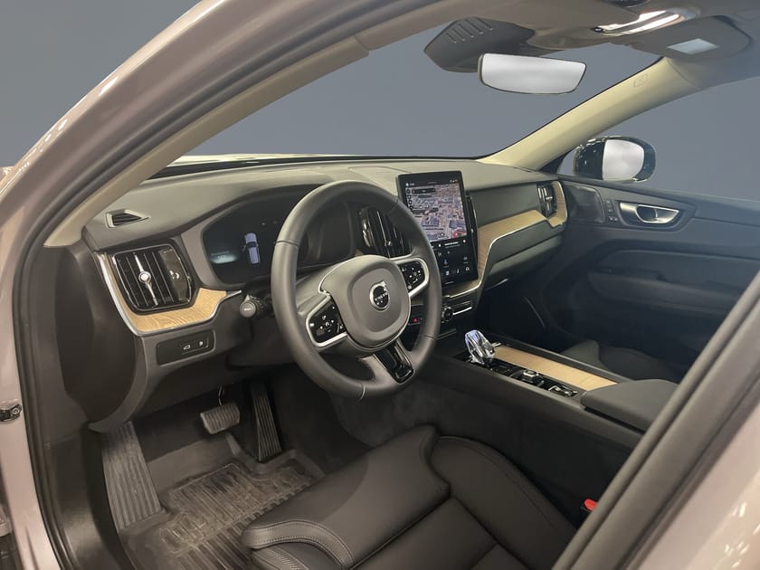 Bild 5 av Volvo XC60 T6 AWD Plus Dark Nordic Edition//360-kamera//