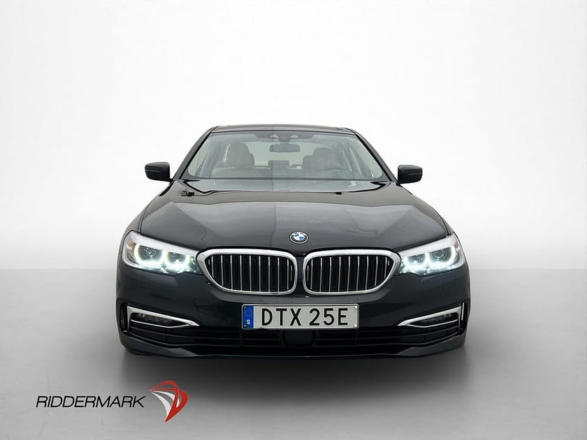 Bild 2 av BMW 530e xDrive iPerformance Sedan Taklucka Skinn H/K Kamera Drag 20" 252hk