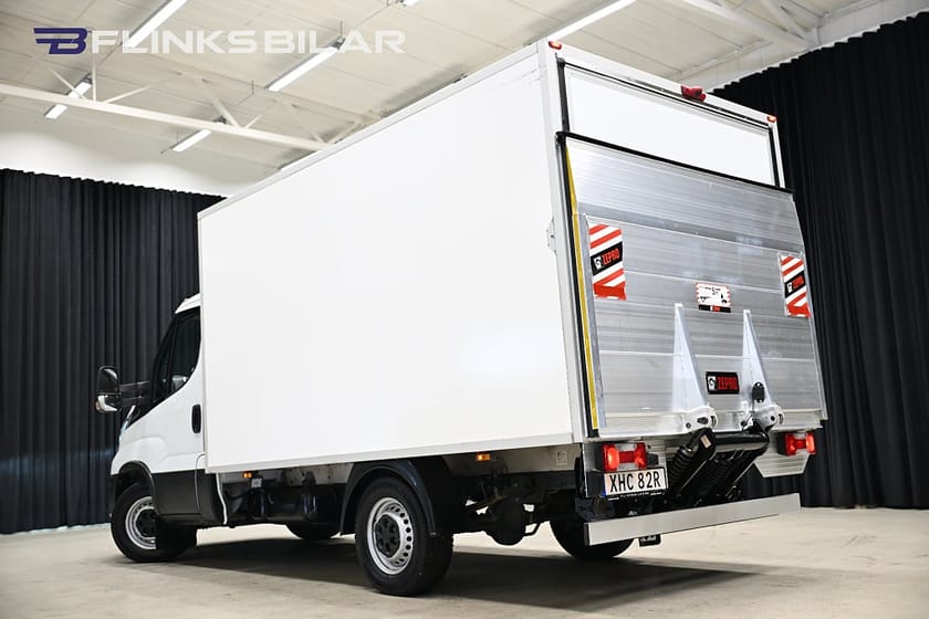 Bild 5 av Iveco Daily 35-140 Chassi Cab 136HK Automat|Volymskåp|Bakgavellyft|Kylbil|Moms|SeUtr!