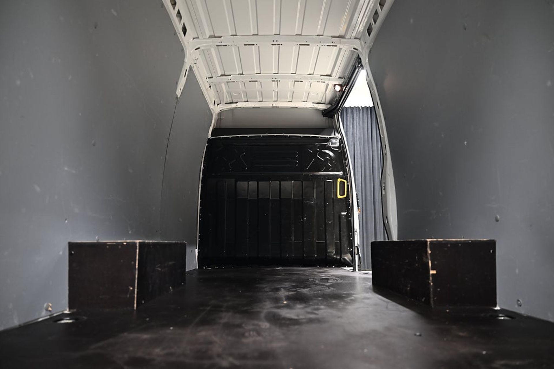 Iveco Daily 136HK Automat 2023, bild 6/27
