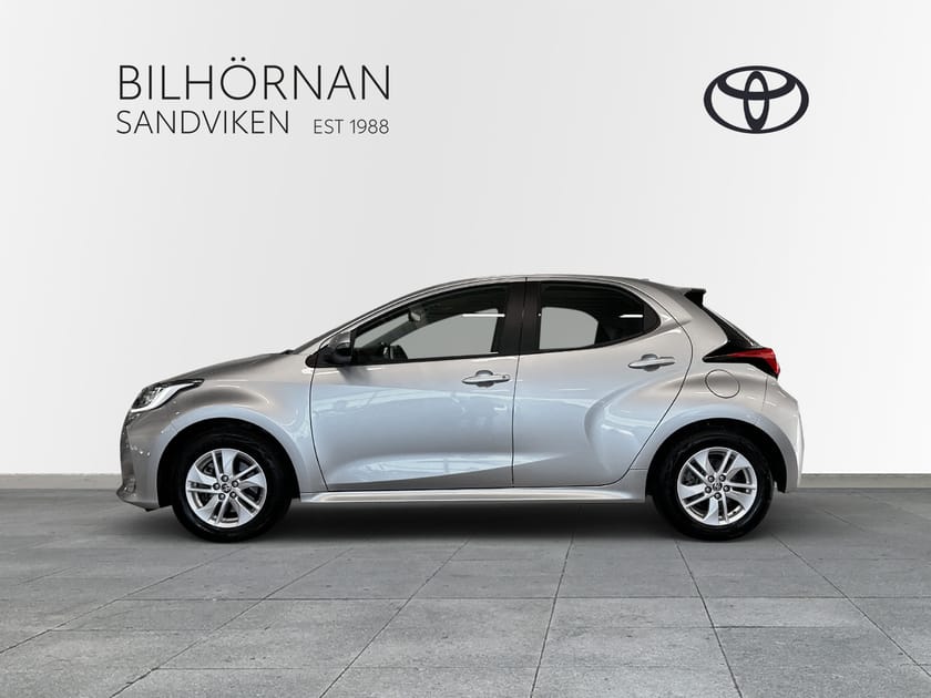Bild 4 av Toyota Yaris Hybrid 1,5 Active Komfortpaket P-sensorer Vinterhjul