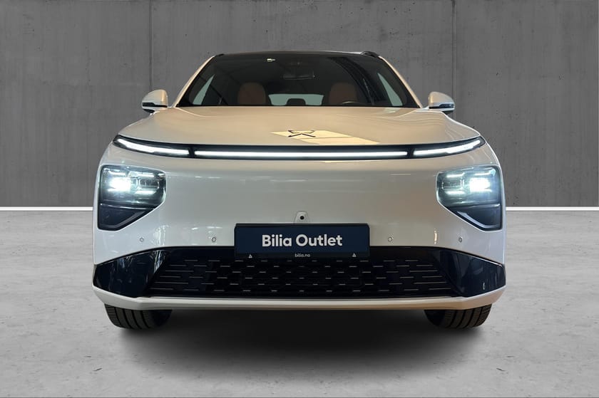 Bilde 2 av XPENG G9 Performance Premium 551hk Luftfjæring, Massasje, SoftC
