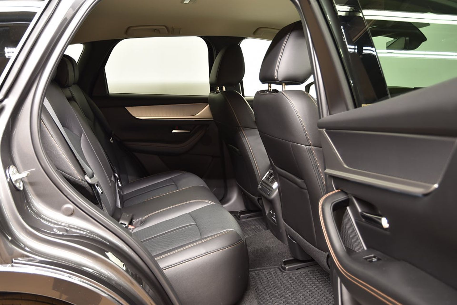 Mazda CX-60 PHEV 2024, photo 7/10