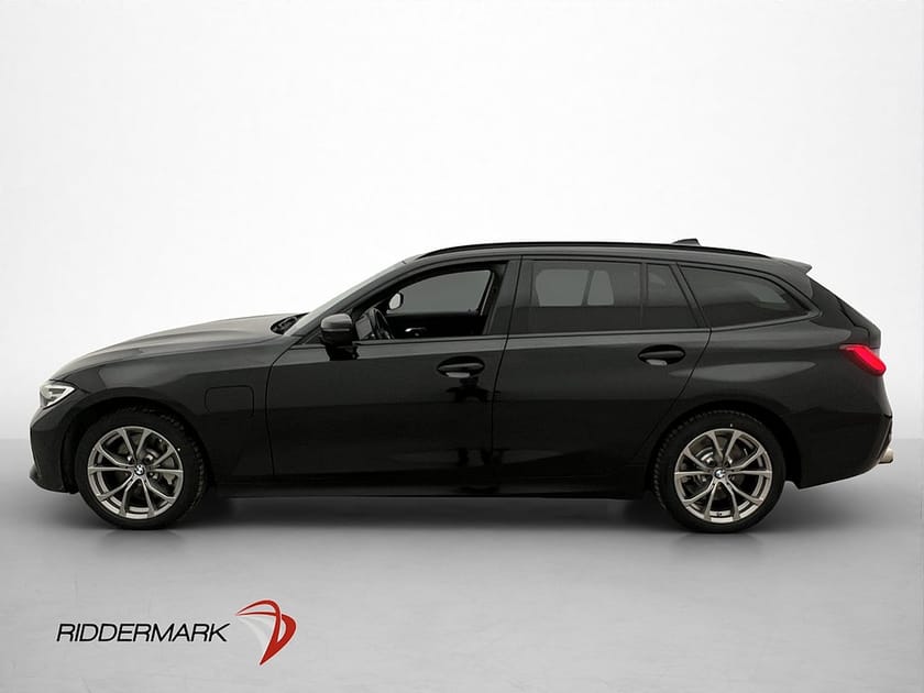 Bild 4 av BMW 330e Touring 292hk Sport line Drag Cockpit Navi Sensor