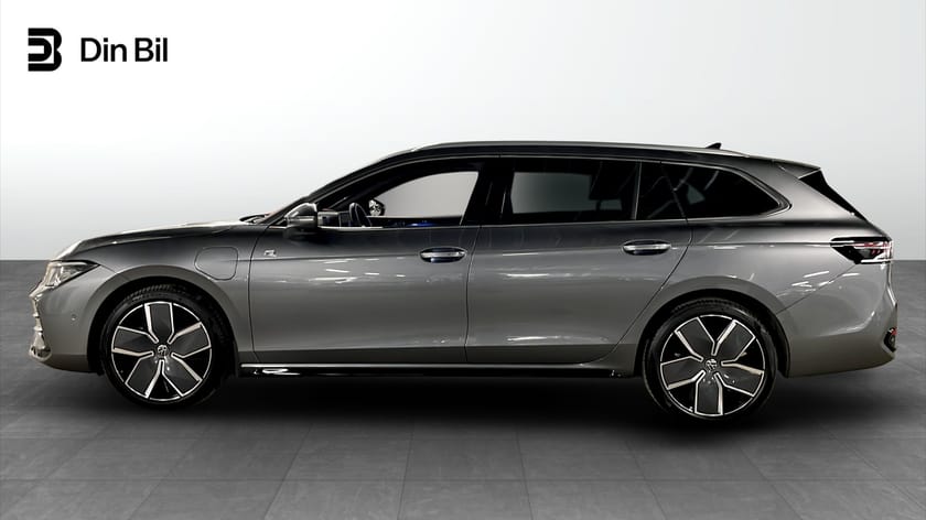 Bild 2 av Volkswagen Passat Variant eHybrid 1.5 TSI 272HK R-Line/ 360-kamera & Pano