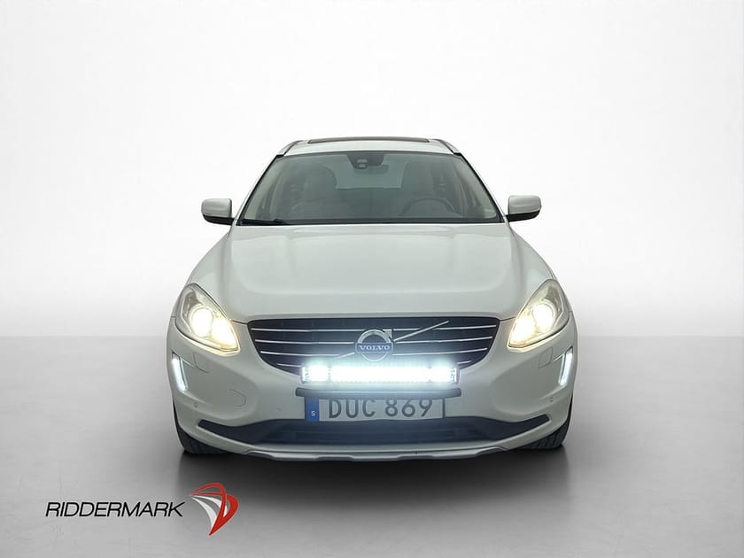 Bild 2 av Volvo XC60 D4 AWD Summum Pano Värm VOC  Navi Drag Välservad