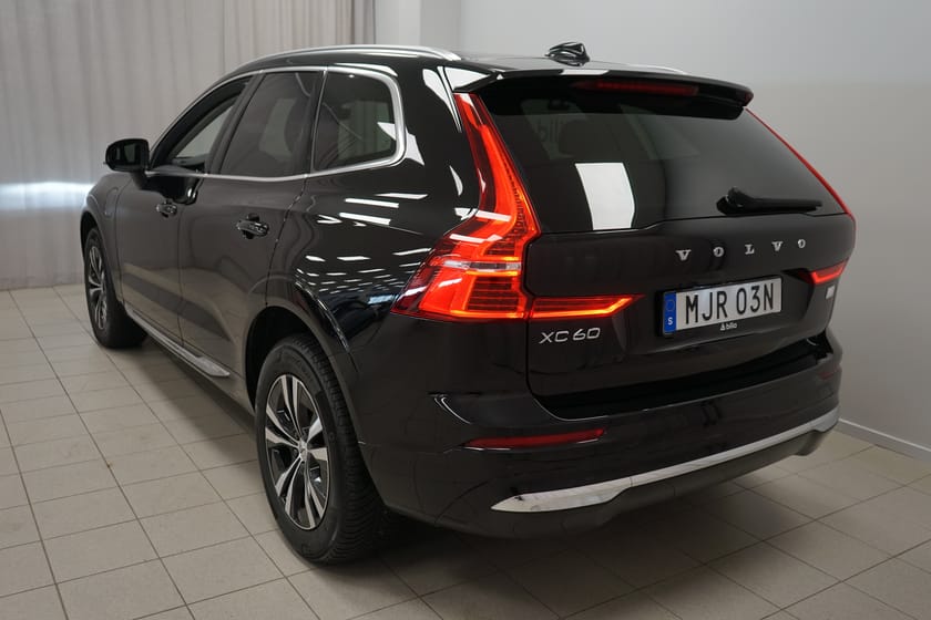 Bild 3 av Volvo XC60 Recharge T6 II Core Edition | Drag |