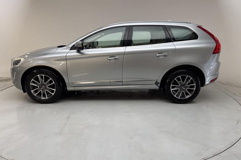 Bild 2 av Volvo XC60 D4 2WD (181hk) Summum BE PRO GPS Panorama