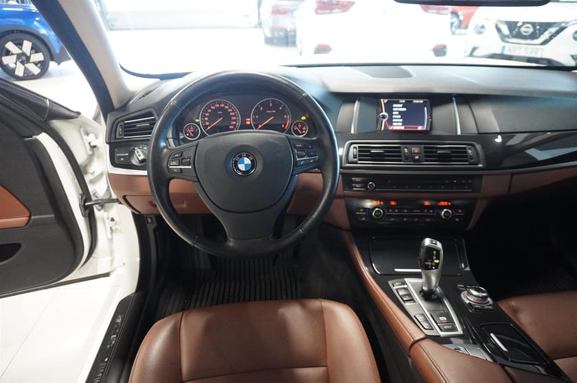 Bild 2 av BMW 520d xDrive Sedan Drag HiFi Automat Läder