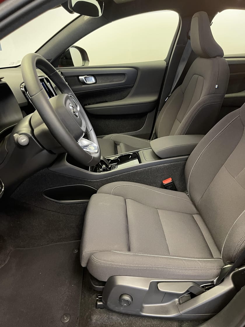 Bild 5 av Volvo C40 Recharge Single Motor Core / Panoramaglastak / Navigation / Backkamera /