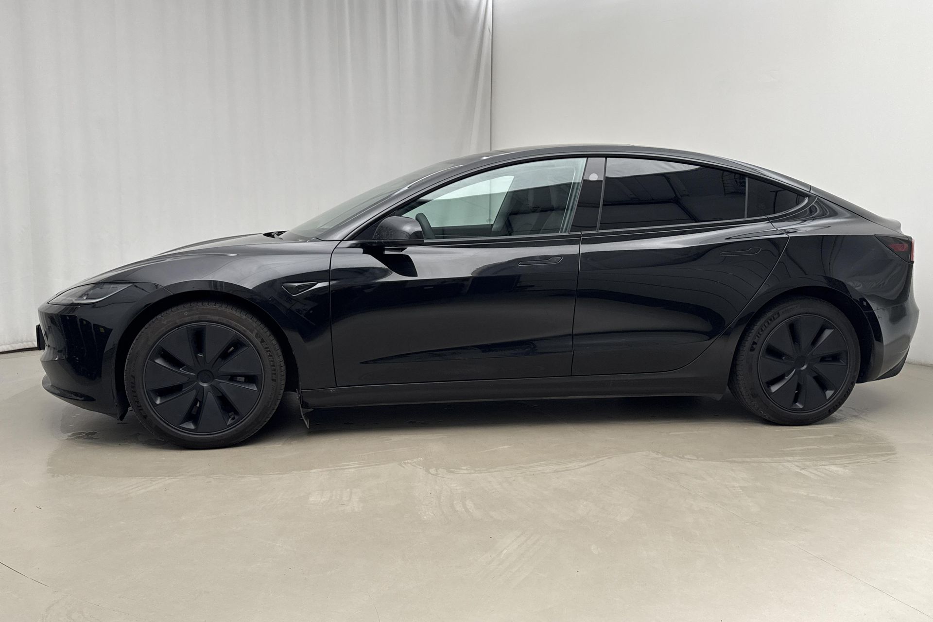 Tesla Model 3 2024, bild 2/10