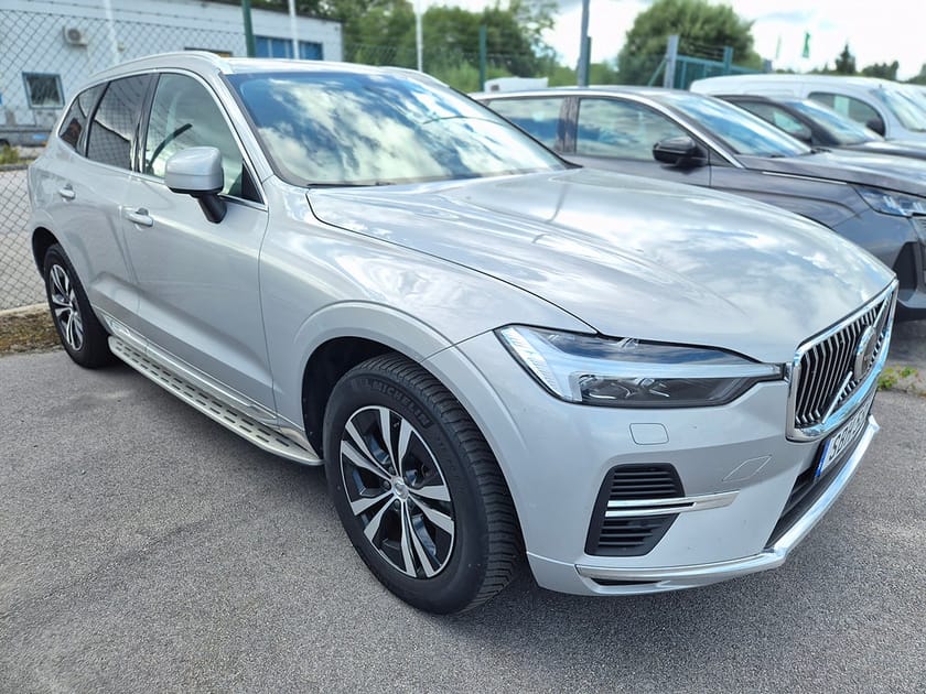 Bild 2 av Volvo XC60 T6 Recharge Core Bright plug in AWD 350HK 4x4 Panorama