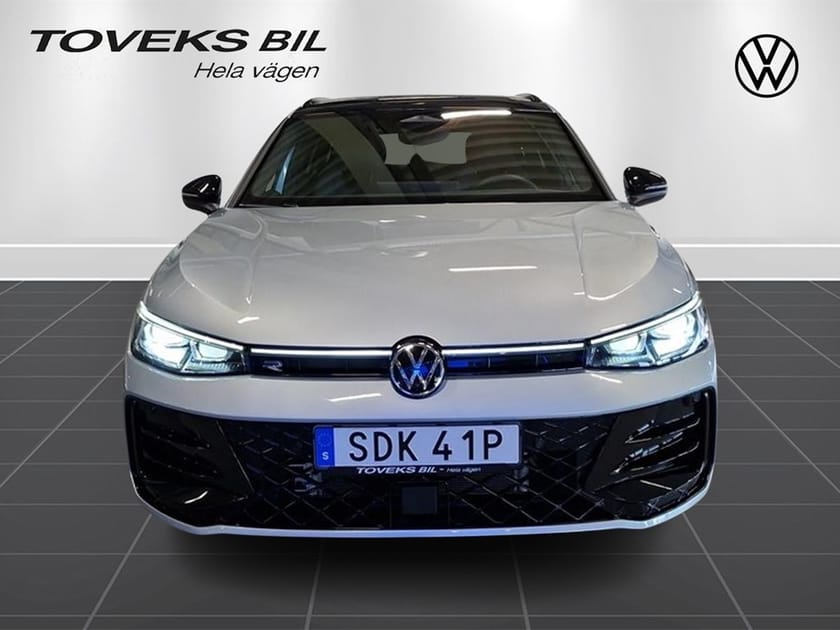 Bild 5 av Volkswagen Passat Variant eHybrid R-line Signature 272hk Skinn/Drag/Värmare