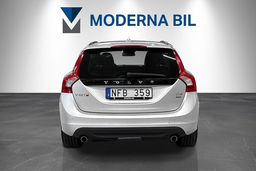 Bild 5 av Volvo V60 D4 AWD 163hk Momentum Aut Dragkrok D-värm Skinn BLIS