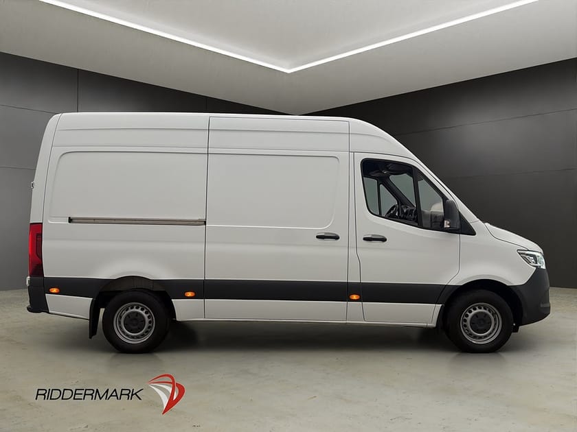 Bild 2 av Mercedes-Benz Sprinter 316 CDI Panel Van L2H2 Värm LED Drag B-Kamera Moms