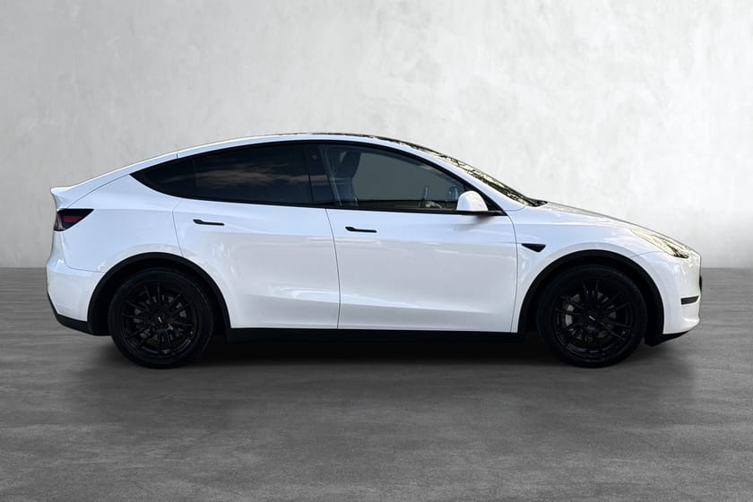 Bilde 4 av Tesla Model Y Long Range AWD 533km(WLTP ) /LR /AWD /Navi /R.kam /Pano /V.pumpe