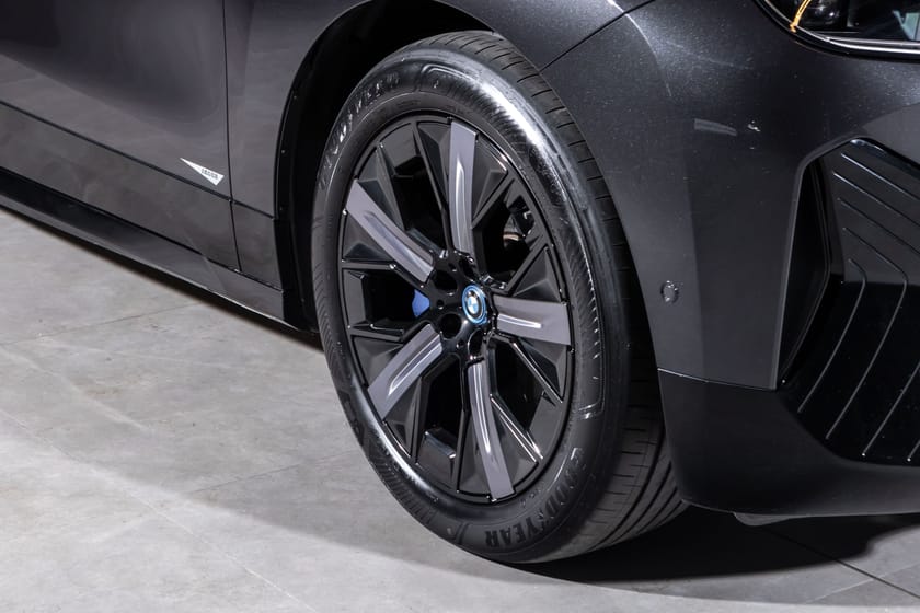 Bilde 3 av BMW iX xDrive40 Sportspakke Pano Krok H/K A.Cruise HeadUP