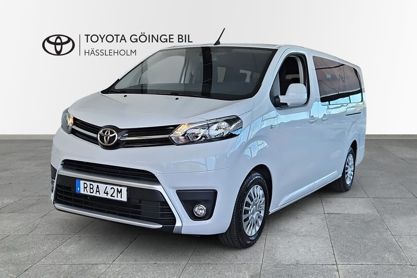 Bild 2 av Toyota Proace Verso SHUTTLE LONG 2,0 D ADBLUE 145 HK S&S MANUELL