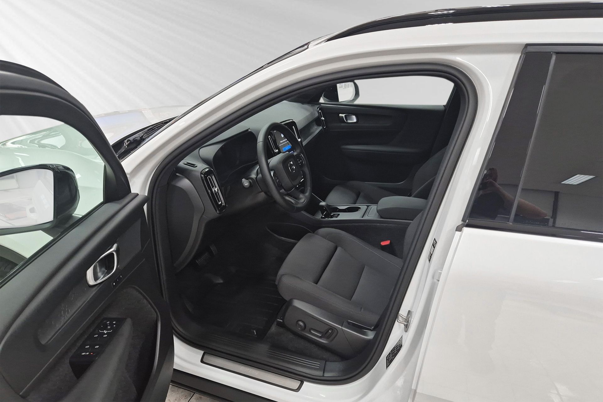 Volvo EX40 2026, photo 7/10