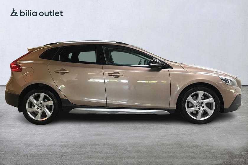 Bild 5 av Volvo V40 Cross Country D4 aut Summum 177hk Navi Drag Elstol Backkamera