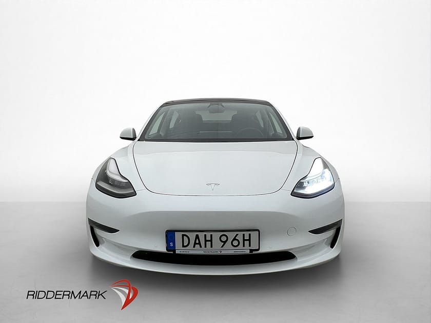 Bild 3 av Tesla Model 3 Long Range AWD Svensksåld Panorama Drag