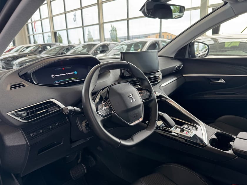 Bild 4 av Peugeot 3008 HYBRID 225 ALLURE PLUG IN | 360 ° | FULL-LED | NAVI |
