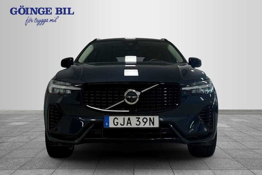 Bild 3 av Volvo XC60 Recharge T6 Ultimate Dark/ infällbartdrag/ Panorama Tak/ 360 Kamera/ Google