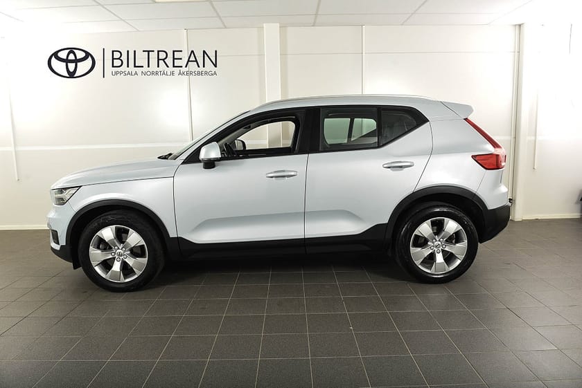 Bild 2 av Volvo XC40 T4 AWD Aut Momentum Advanced Kamera Navi Rattvärme BT