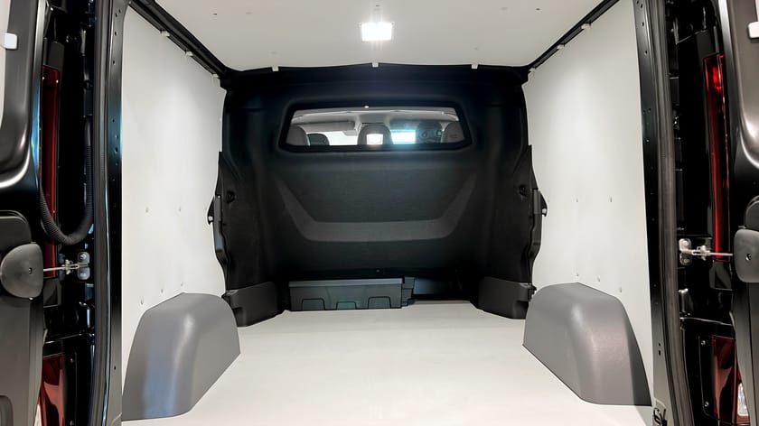 Bild 4 av Renault Trafic Skåpbil DUBBELHYTT L2H1 170HK AUT - 2xdörr/Drag/Isolerat skåp