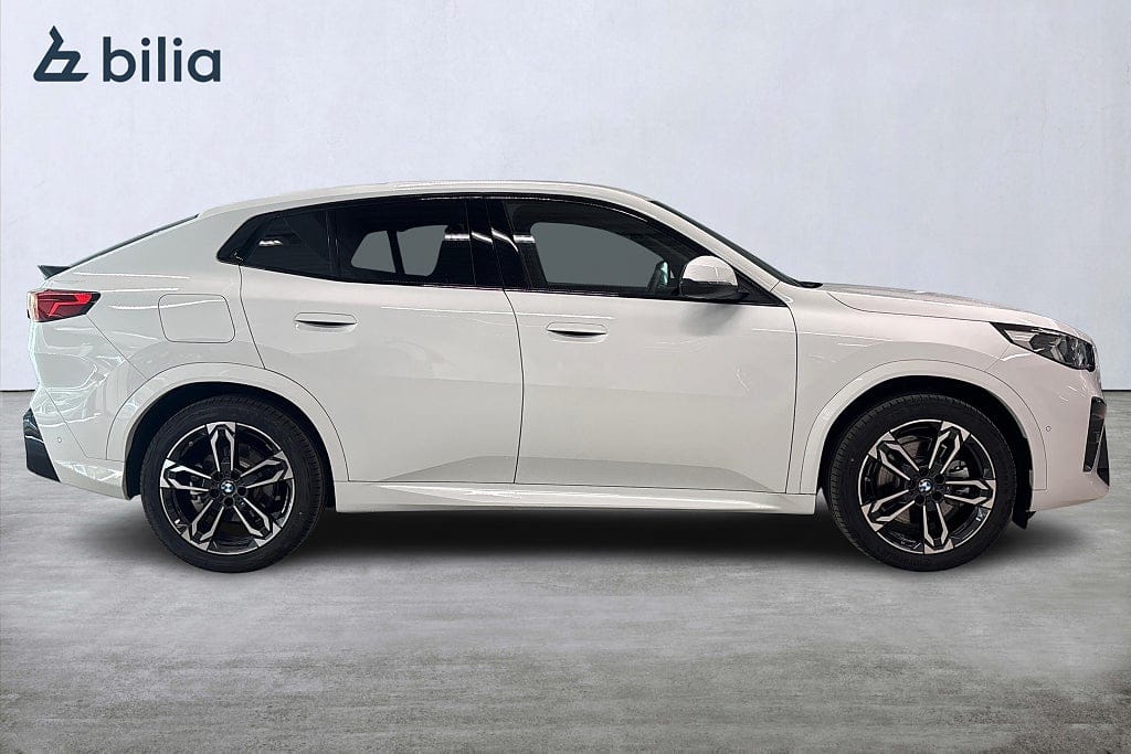 BMW iX2 xDrive30, 306ps, 2026