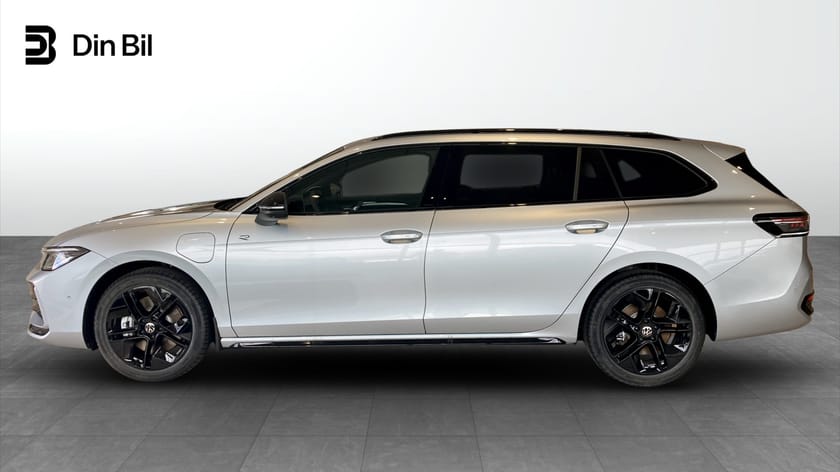 Bild 2 av Volkswagen Passat Variant eHybrid 272 DSG6 R-LINE