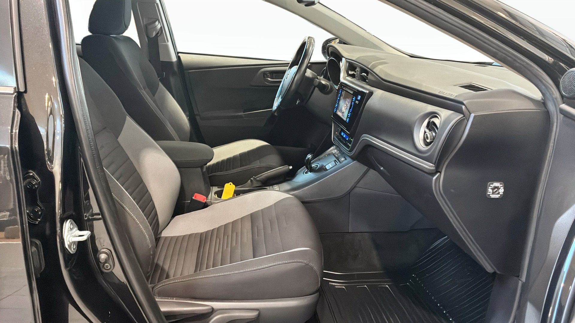 Toyota Auris 1.8 Hybrid Active Plus 2016, bild 3/9
