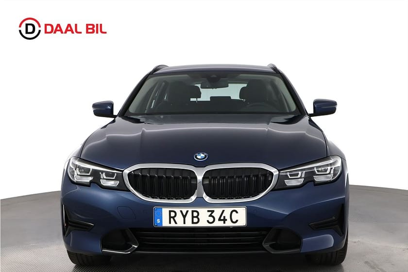 Bild 2 av BMW 330e xDrive Touring 292HK SPORT LINE DRAG NAVIGATION HIFI