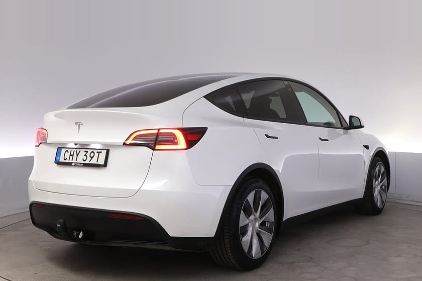 Bild 5 av Tesla Model Y Standard Range RWD Autopilot Panorama Drag