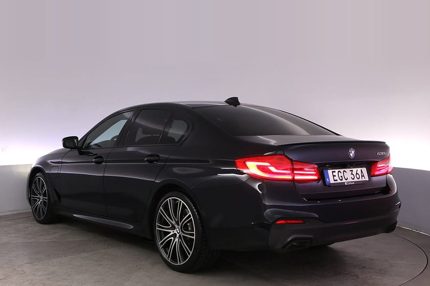 Bild 4 av BMW 530e xDrive iPerformance Sedan M-Sport Komfortstol Nappa Taklucka HK 360