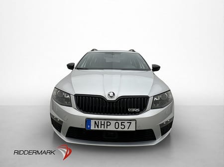Škoda Octavia Kombi RS Skoda 2.0 TSI 220hk Premium Pano Canton Värm Drag