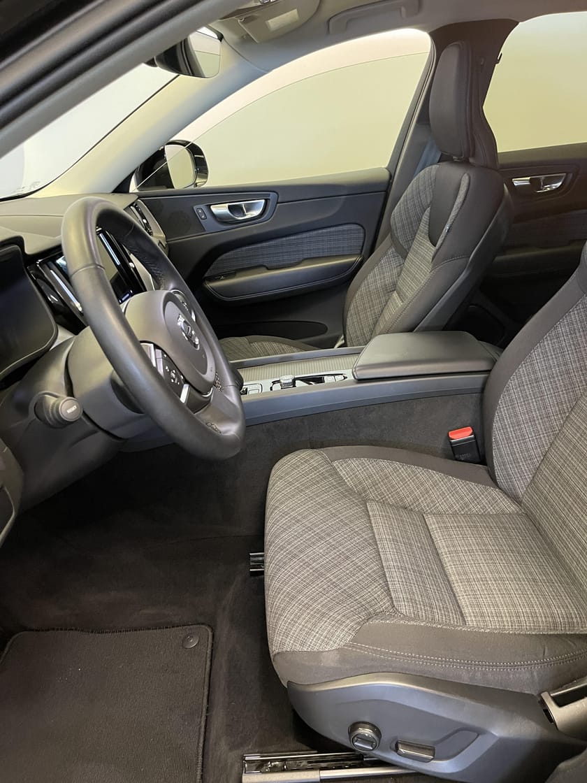 Bild 5 av Volvo XC60 B4 Diesel Core / Dragkrok / Navigation / 360 kamera /