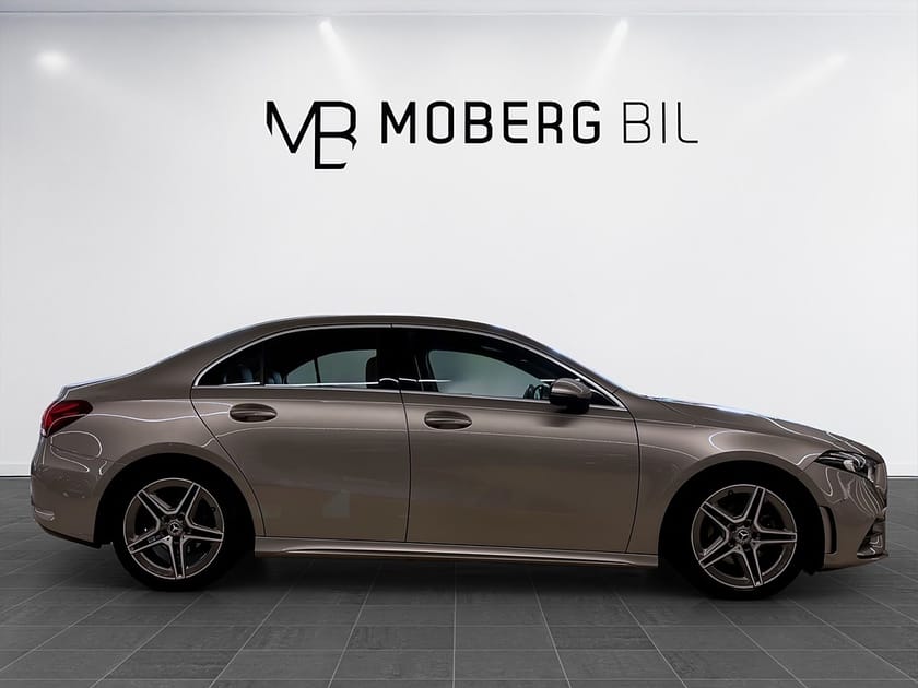 Bild 5 av Mercedes-Benz A 180 d Sedan 116hk AMG Line B-kamera Navi