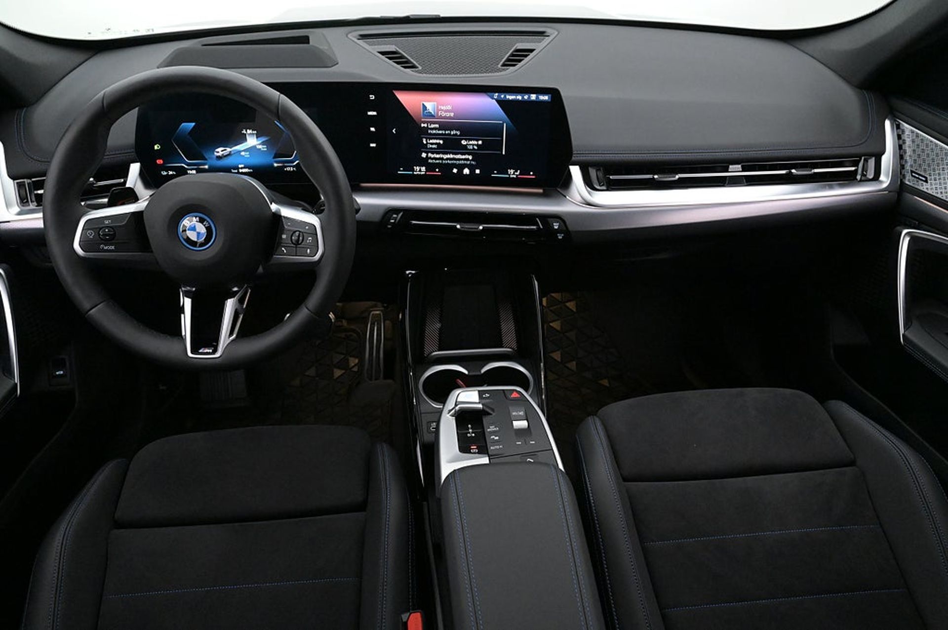 BMW iX1 xDrive30 M Sport 360 2025, bild 6/10