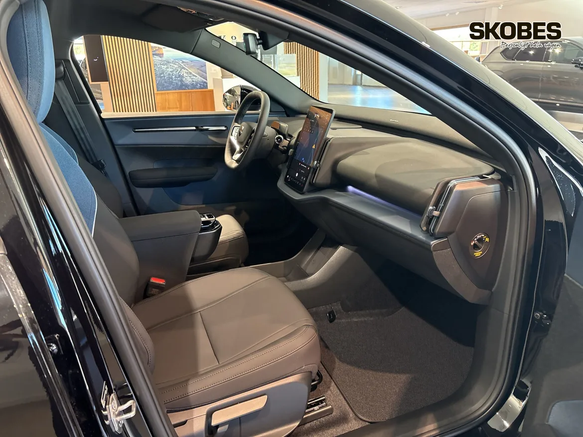 Volvo EX30 P5 Long Range
