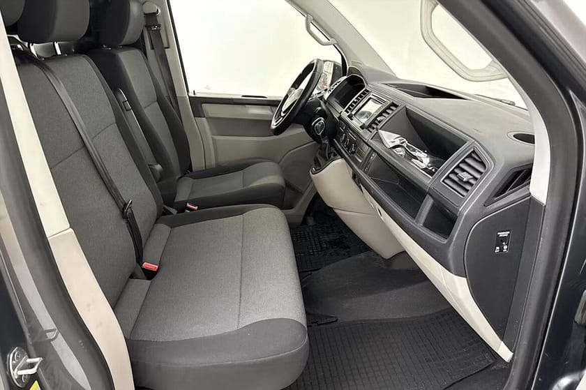 Bild 3 av Volkswagen Transporter T30 2.0 4M Aut 3-sits Drag Inredd Navi Värmare 150hk