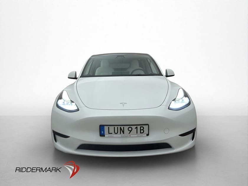 Bild 3 av Tesla Model Y Standard Range RWD Dragkrok Autopilot MOMS